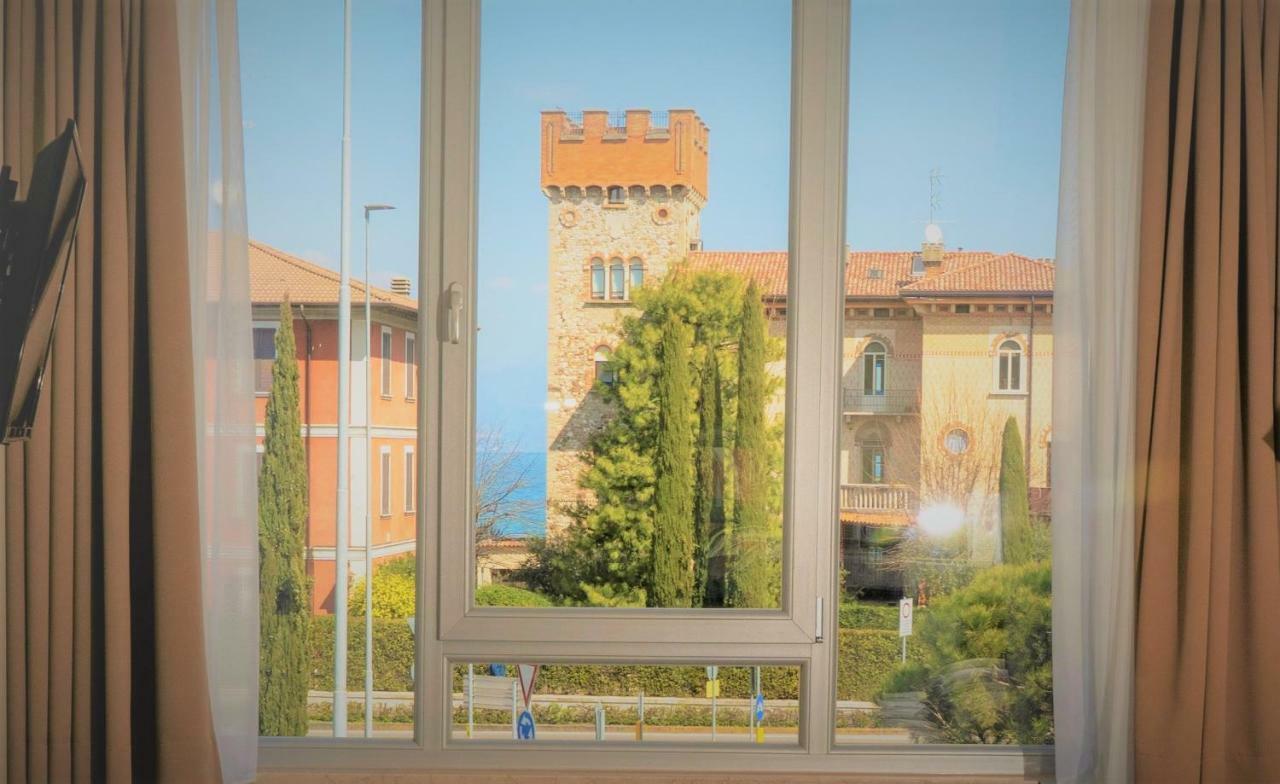 Atico Hotel Desenzano del Garda Exterior foto